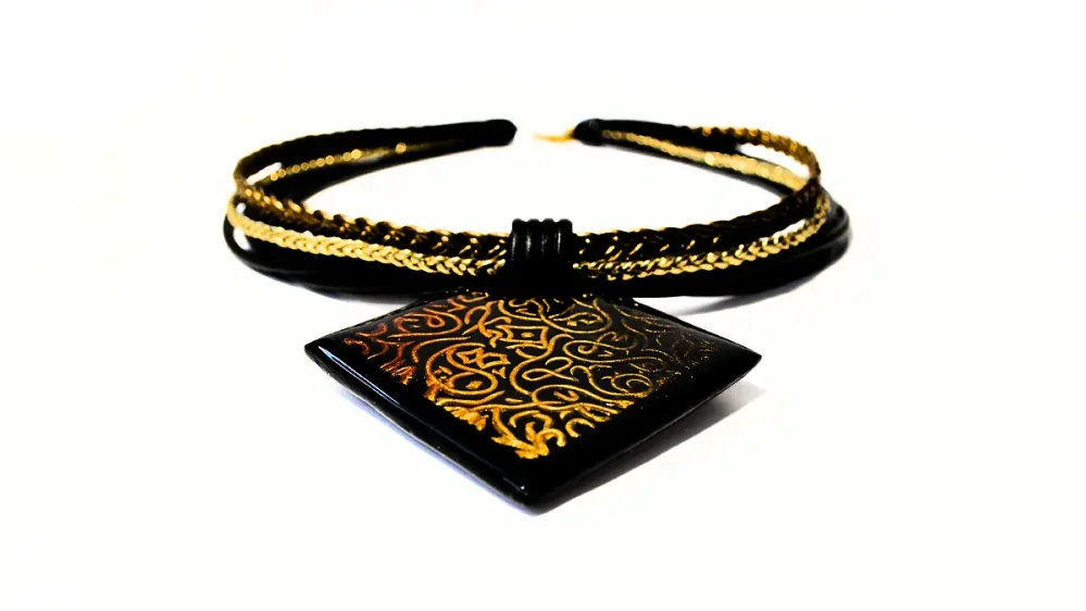 CALLIGRAFIA náhrdelník - GOLD