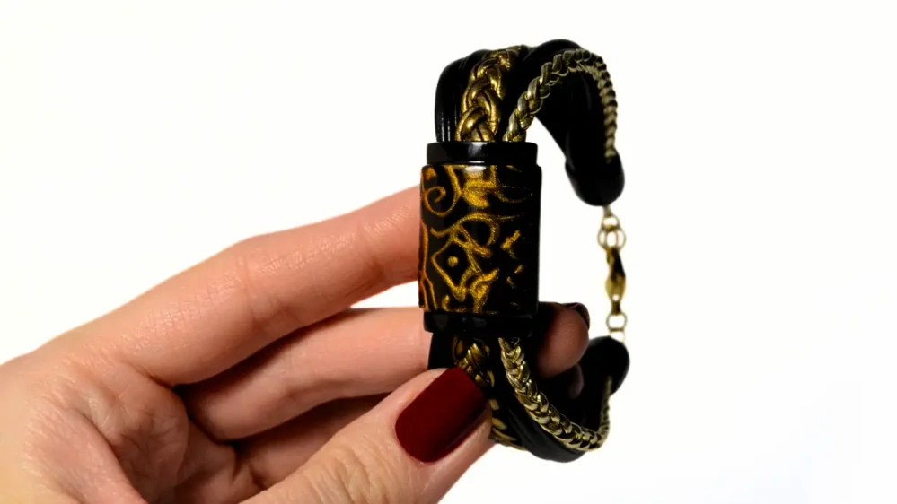 CALLIGRAFIA Náramek dámský - GOLD